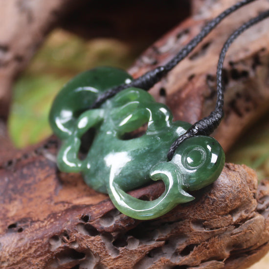Manaia carved from Kawakawa Pounamu - NZ Greenstone