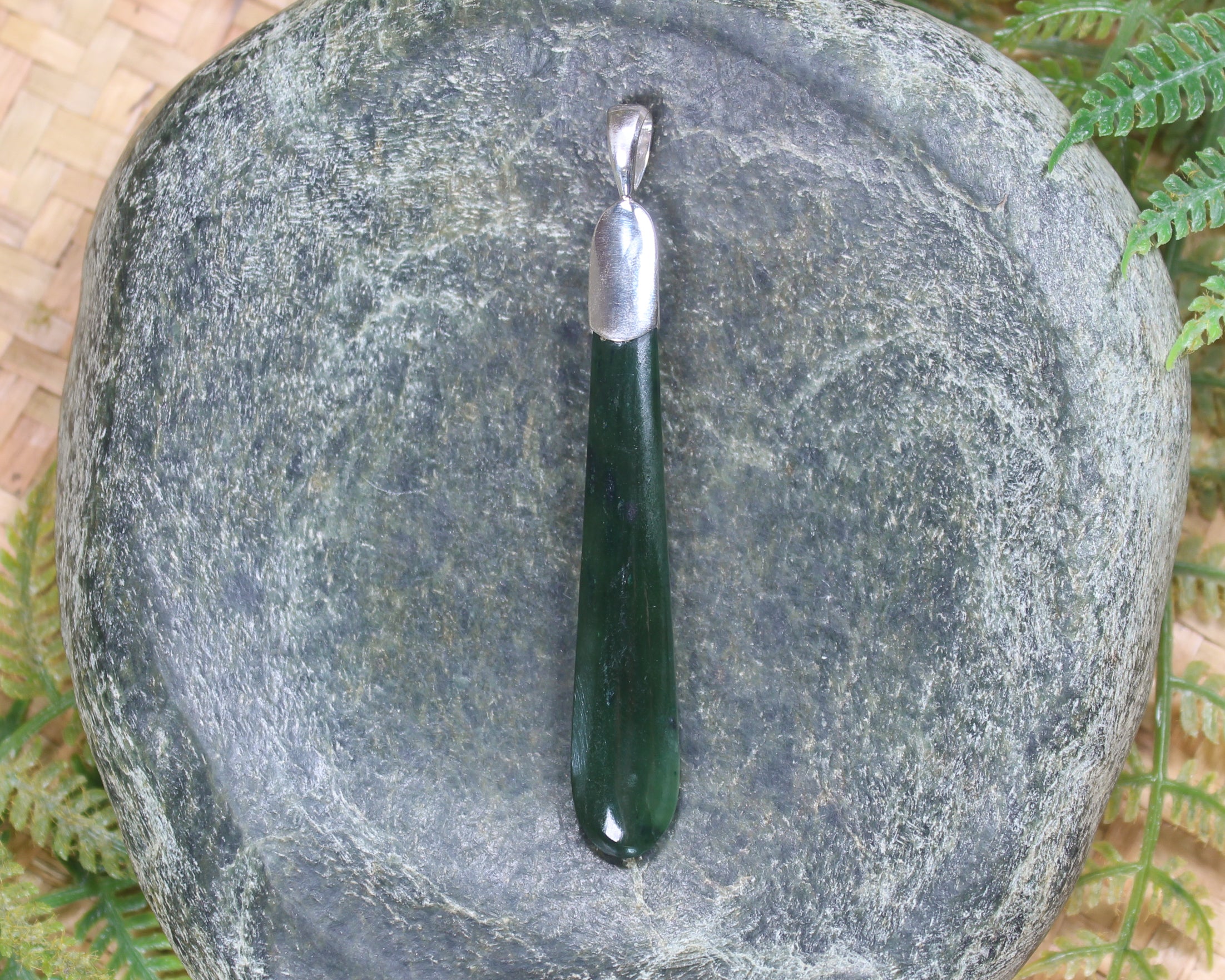 Rimu Pounamu pendant set in Sterling Silver - NZ Greenstone