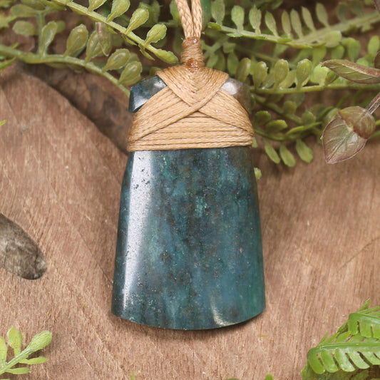 NZ Obay Stone Small Toki Pendant (BW812)