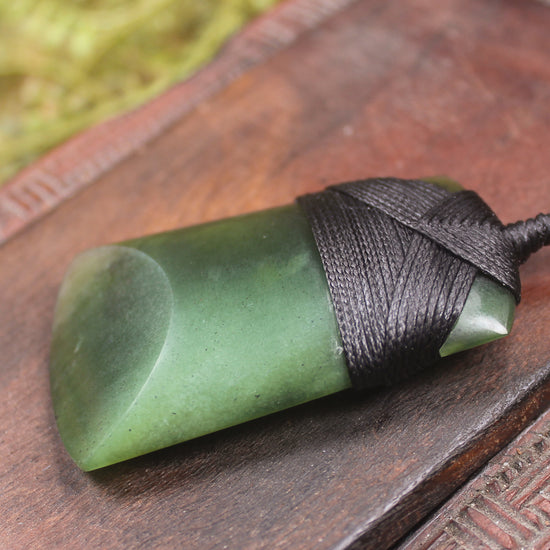 Toki or Adze Pendant carved from Tangiwai Pounamu - NZ Greenstone