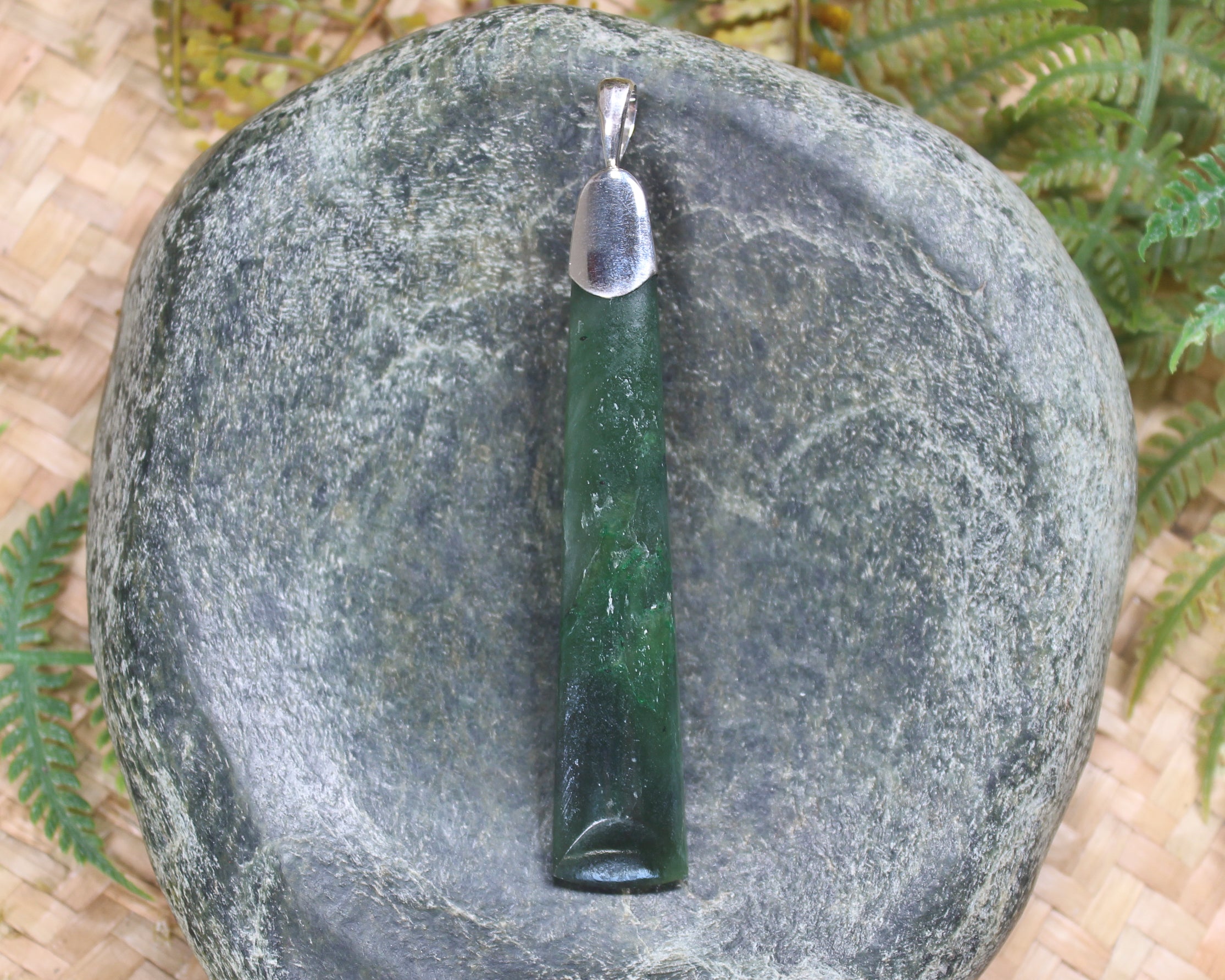 Hapopo Pounamu pendant set in Sterling Silver - NZ Greenstone