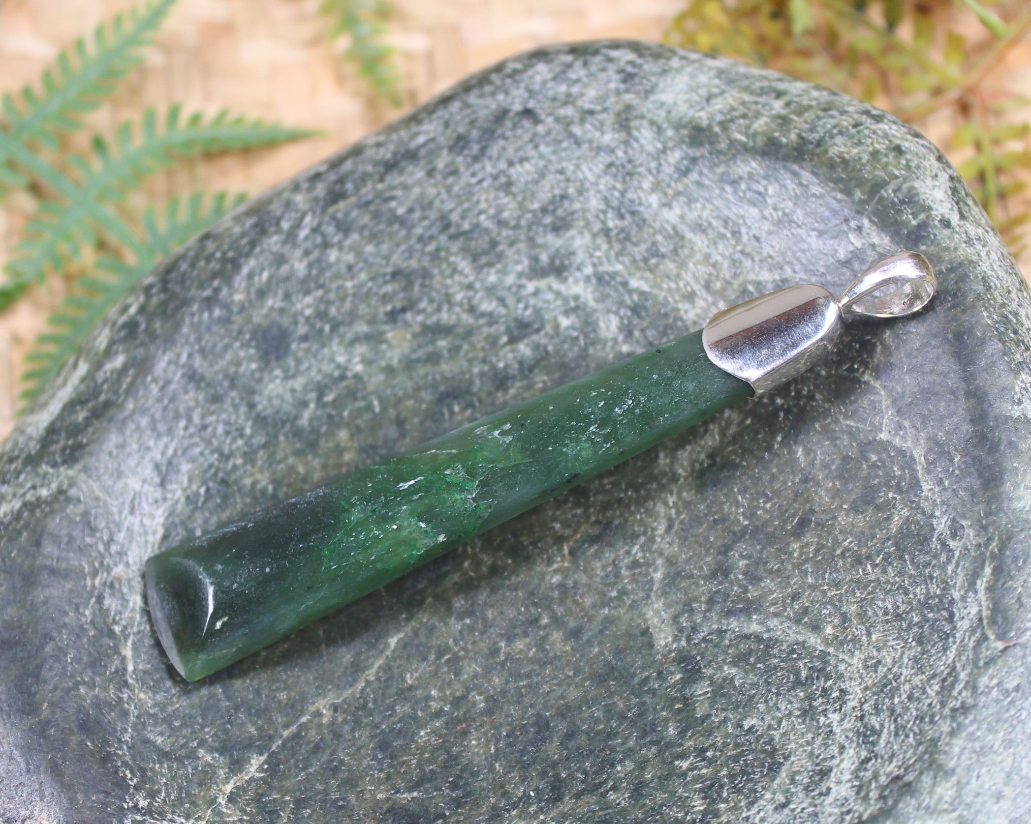 Hapopo Pounamu pendant set in Sterling Silver - NZ Greenstone