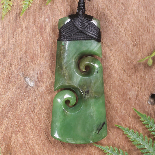 Hapopo Pounamu Toki with Koru