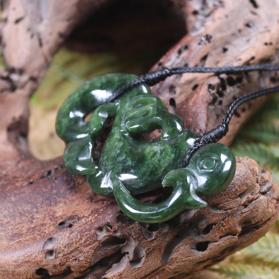 Manaia carved from Kawakawa Pounamu - NZ Greenstone