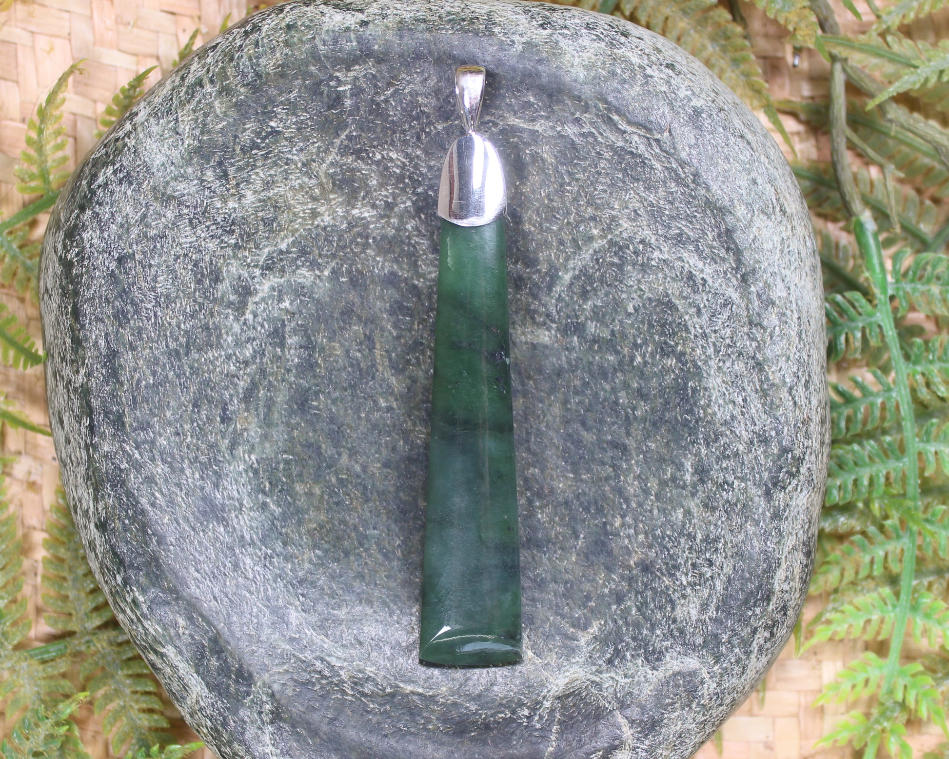 Hapopo Pounamu pendant set in Sterling Silver - NZ Greenstone