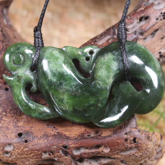 Manaia carved from Kawakawa Pounamu - NZ Greenstone