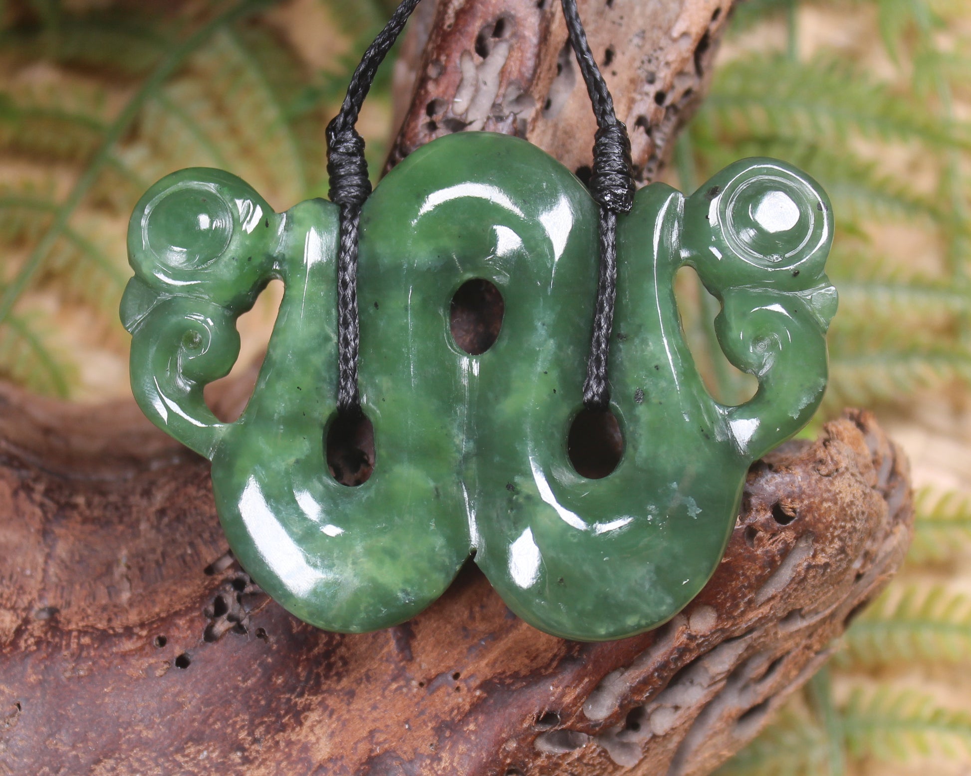 Pekapeka Pendant carved from Hapopo Pounamu - NZ Greenstone