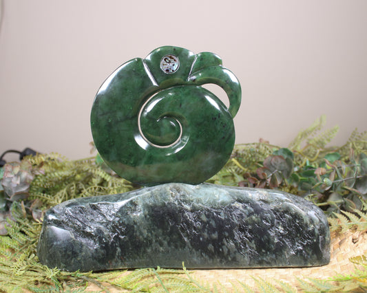 Koropepe sculpture - NZ Greenstone