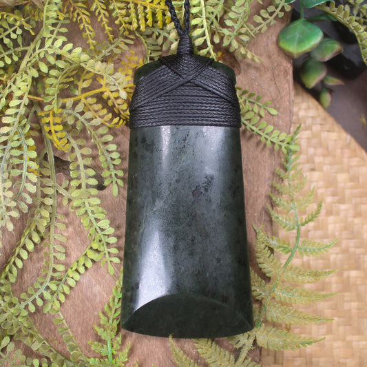 Rimu Pounamu Toki Pendant - NZ Greenstone