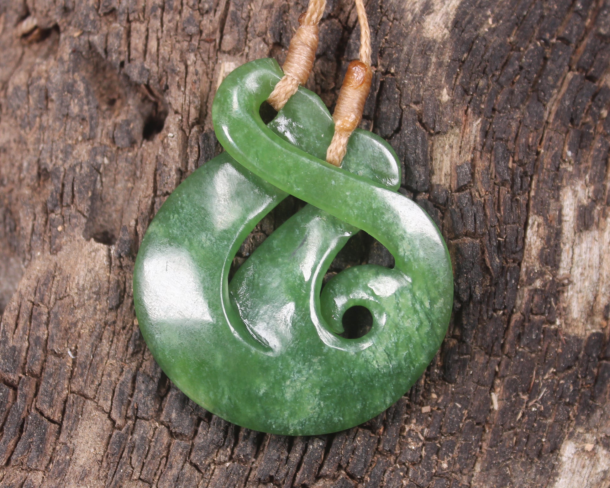 Koru Twist or Pikorua carved from Kawakawa Pounamu - NZ Greenstone