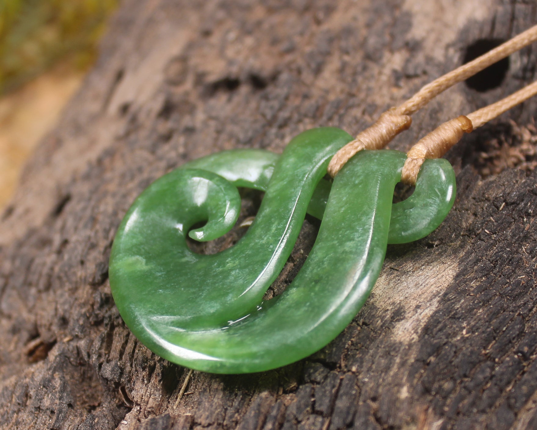 Koru Twist or Pikorua carved from Kawakawa Pounamu - NZ Greenstone