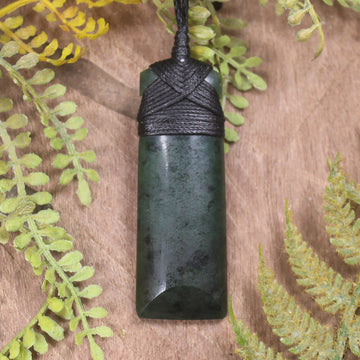 Kawakawa Pounamu Toki