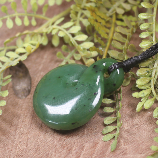 Twist or Pikorua carved from Hapopo Pounamu - NZ Greenstone