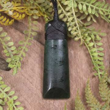 Rimu Pounamu Toki Pendant - NZ Greenstone