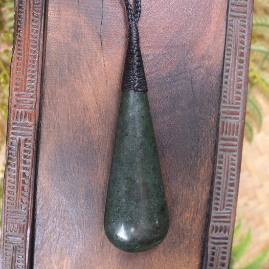 Kawakawa Pounamu Roimata Pendant - NZ Greenstone