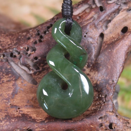 Twist carved from Kawakawa Pounamu - NZ Greenstone