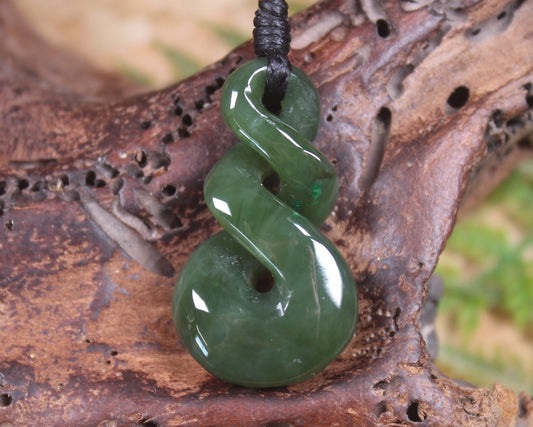 Twist carved from Kawakawa Pounamu - NZ Greenstone