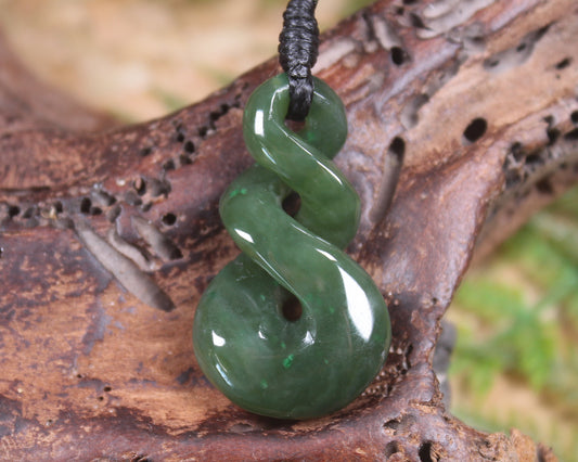 Twist carved from Kawakawa Pounamu - NZ Greenstone