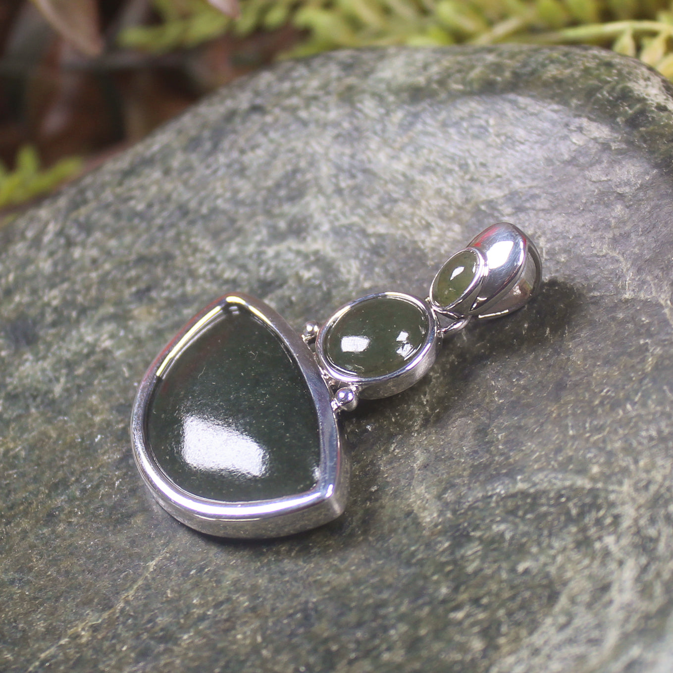 Rimu Pounamu pendant set in Sterling Silver - NZ Greenstone