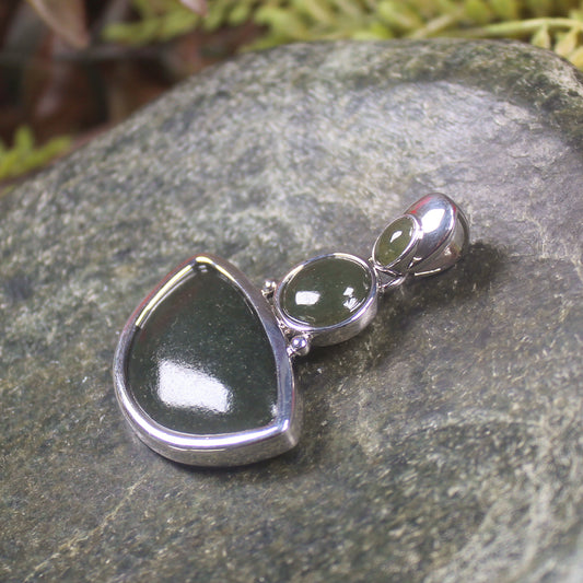 Rimu Pounamu pendant set in Sterling Silver - NZ Greenstone