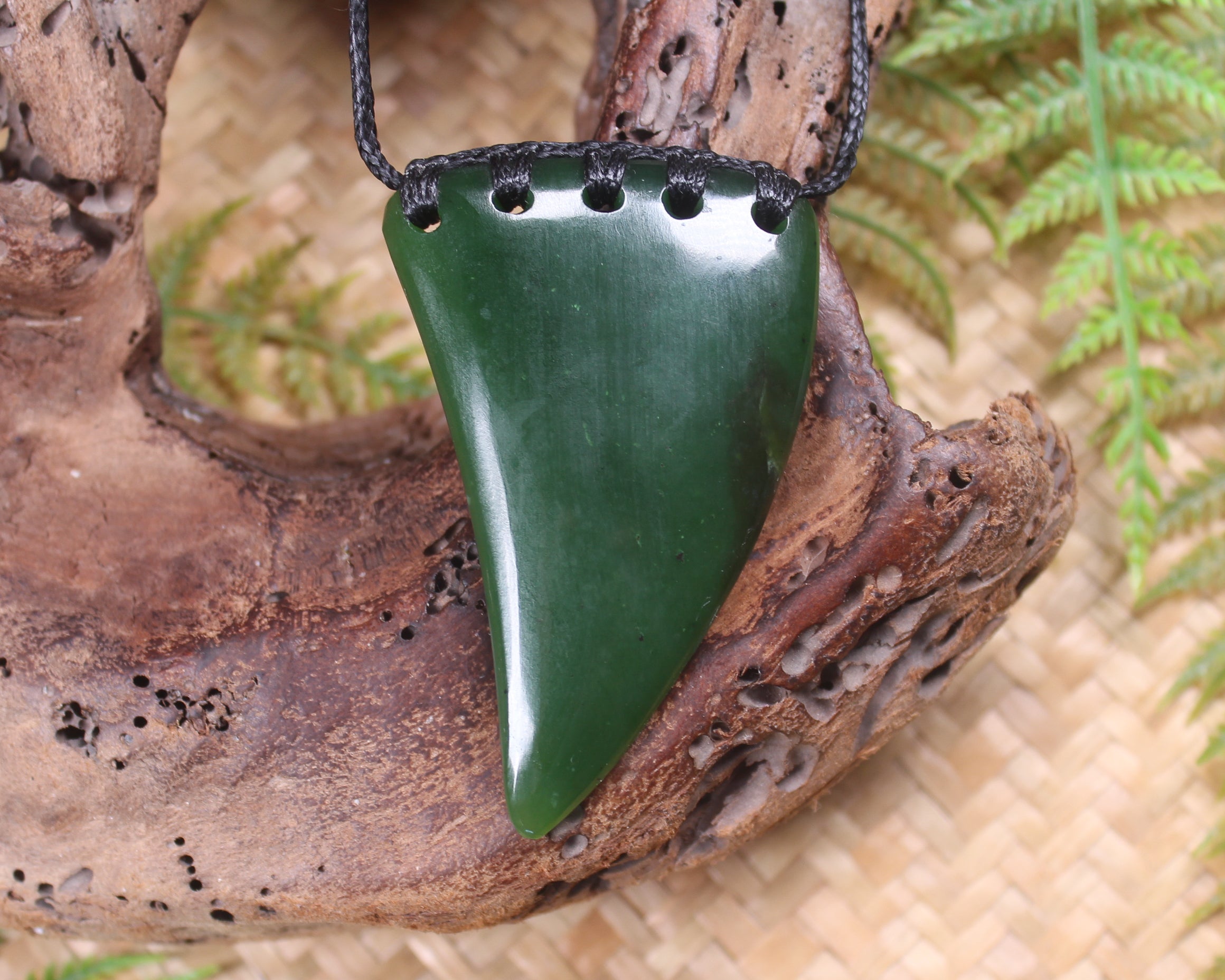 Taniwha Tooth or Niho carved from Kawakawa Pounamu - NZ Greenstone