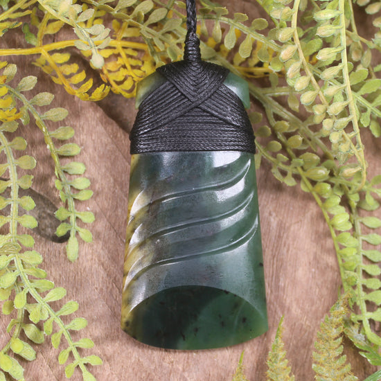 NZ Greenstone Toki Pendant Flower Jade Pounamu