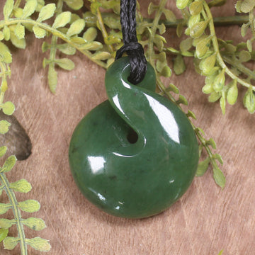 Twist or Pikorua carved from Hapopo Pounamu - NZ Greenstone