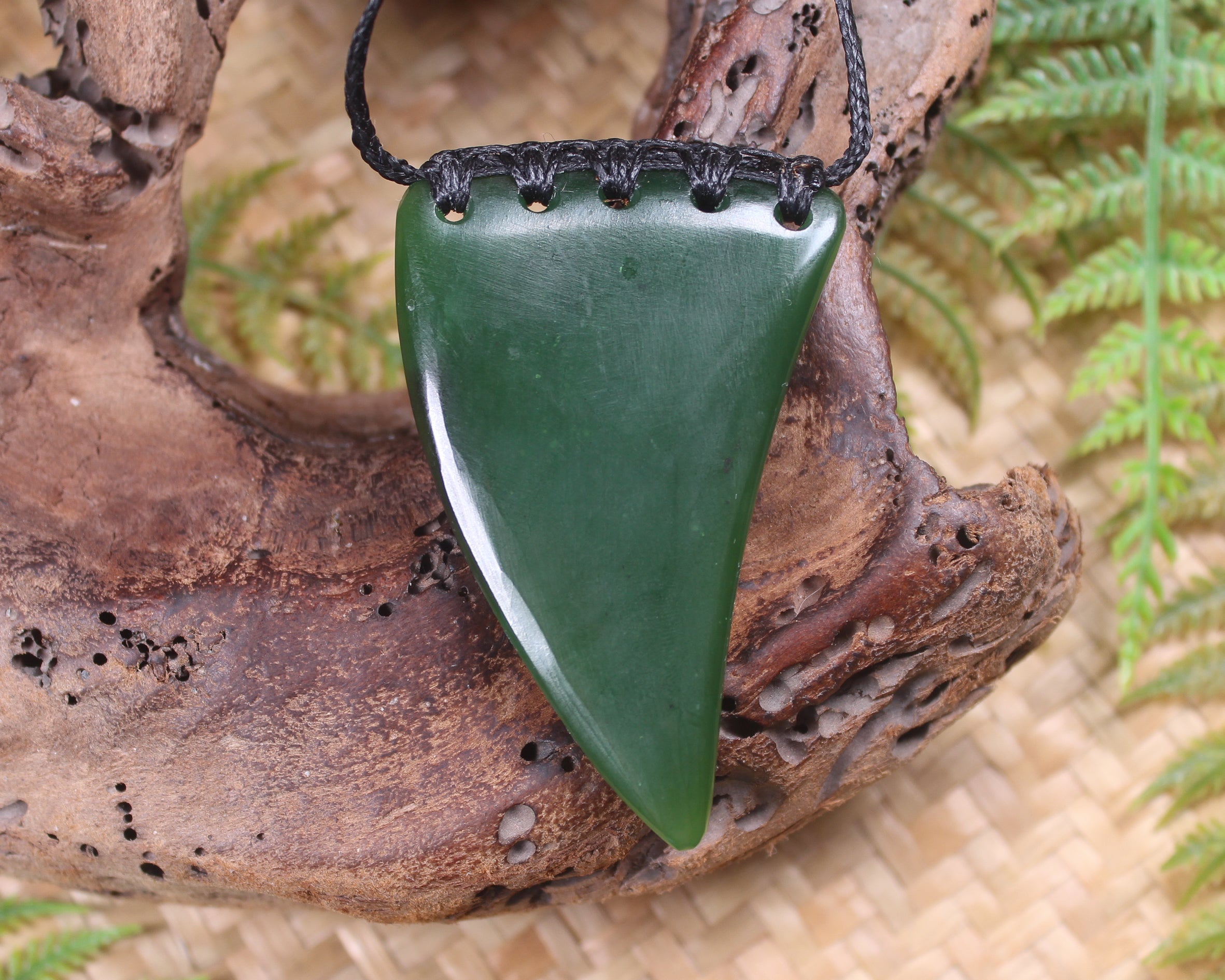 Taniwha Tooth or Niho carved from Kawakawa Pounamu - NZ Greenstone