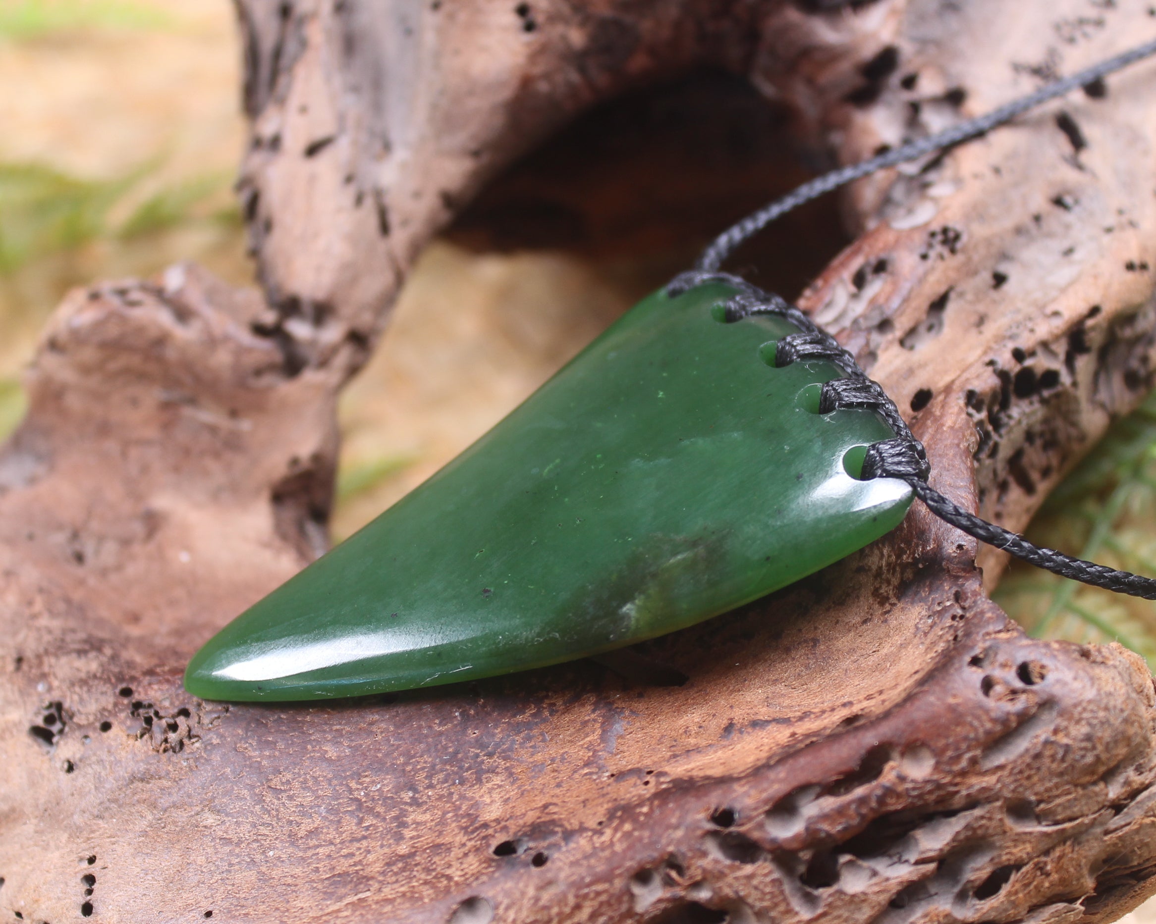 Taniwha Tooth or Niho carved from Kawakawa Pounamu - NZ Greenstone