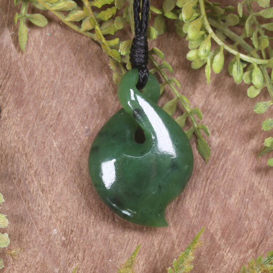 Twist or Pikorua carved from Hapopo Pounamu - NZ Greenstone
