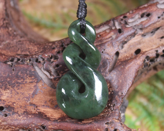 Twist carved from Kawakawa Pounamu - NZ Greenstone
