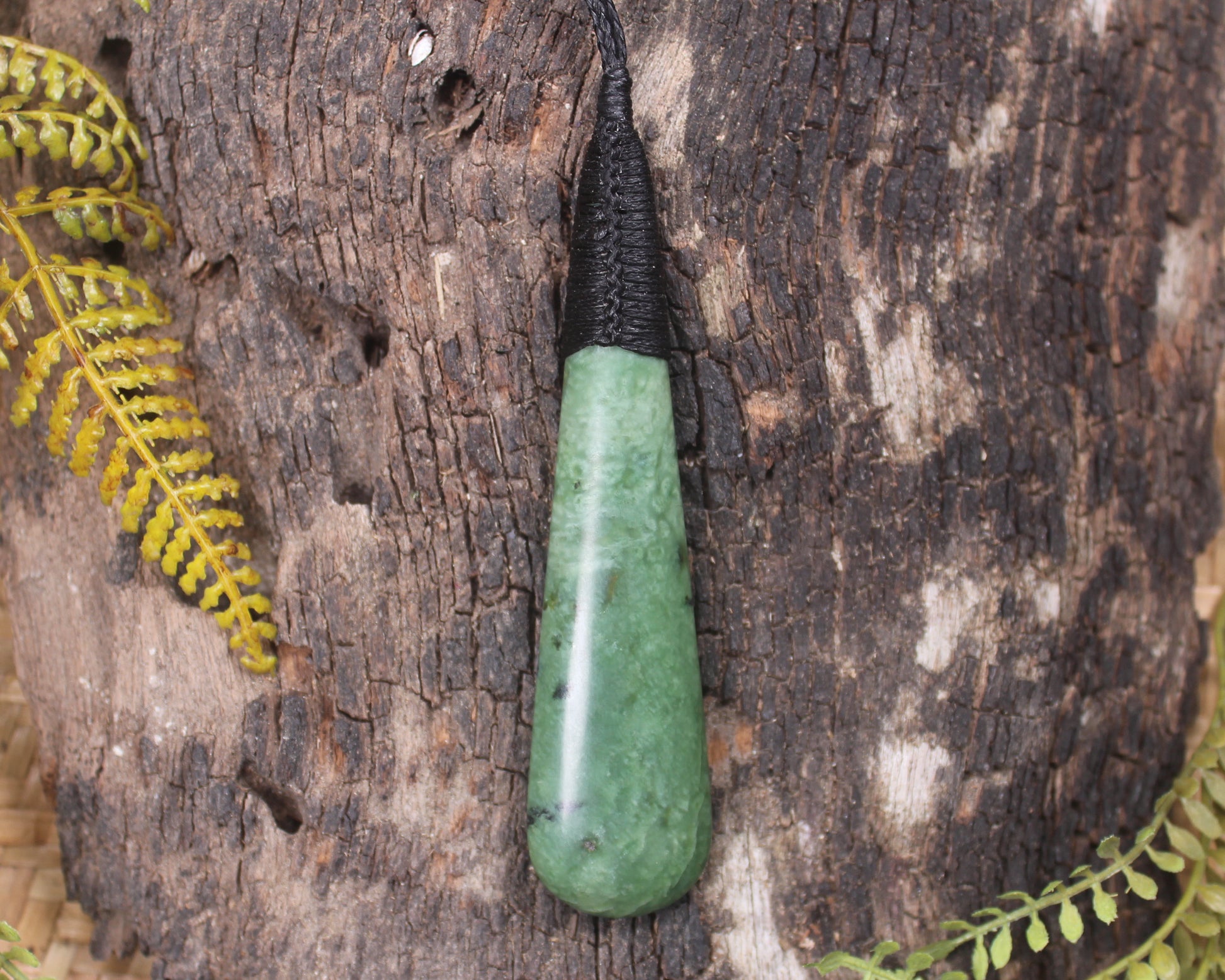 Kawakawa Pounamu Roimata Pendant - NZ Greenstone