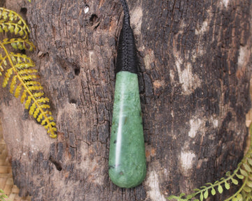 Kawakawa Pounamu Roimata Pendant - NZ Greenstone