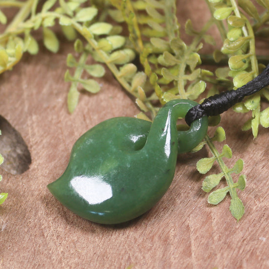 Twist or Pikorua carved from Hapopo Pounamu - NZ Greenstone
