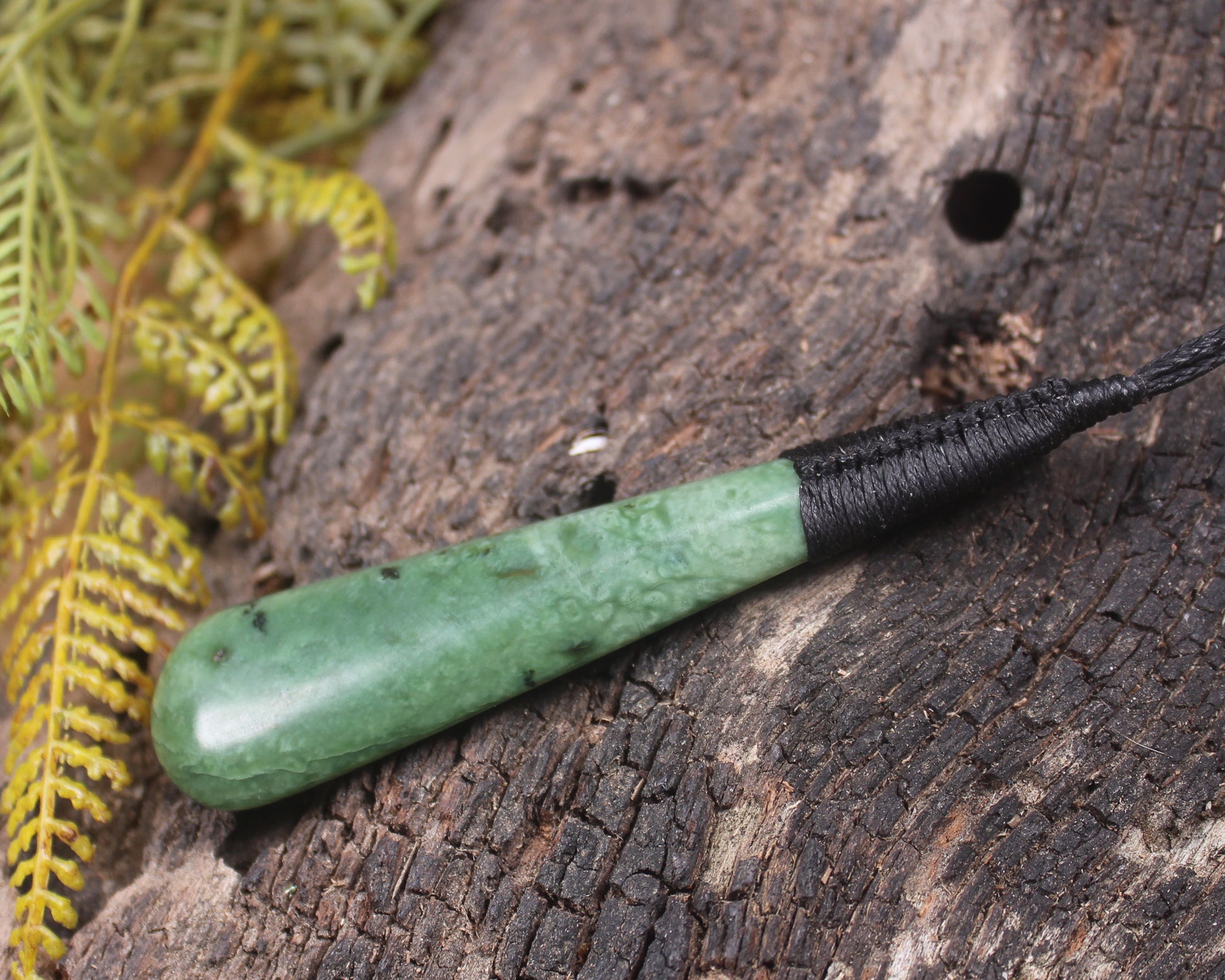 Kawakawa Pounamu Roimata Pendant - NZ Greenstone