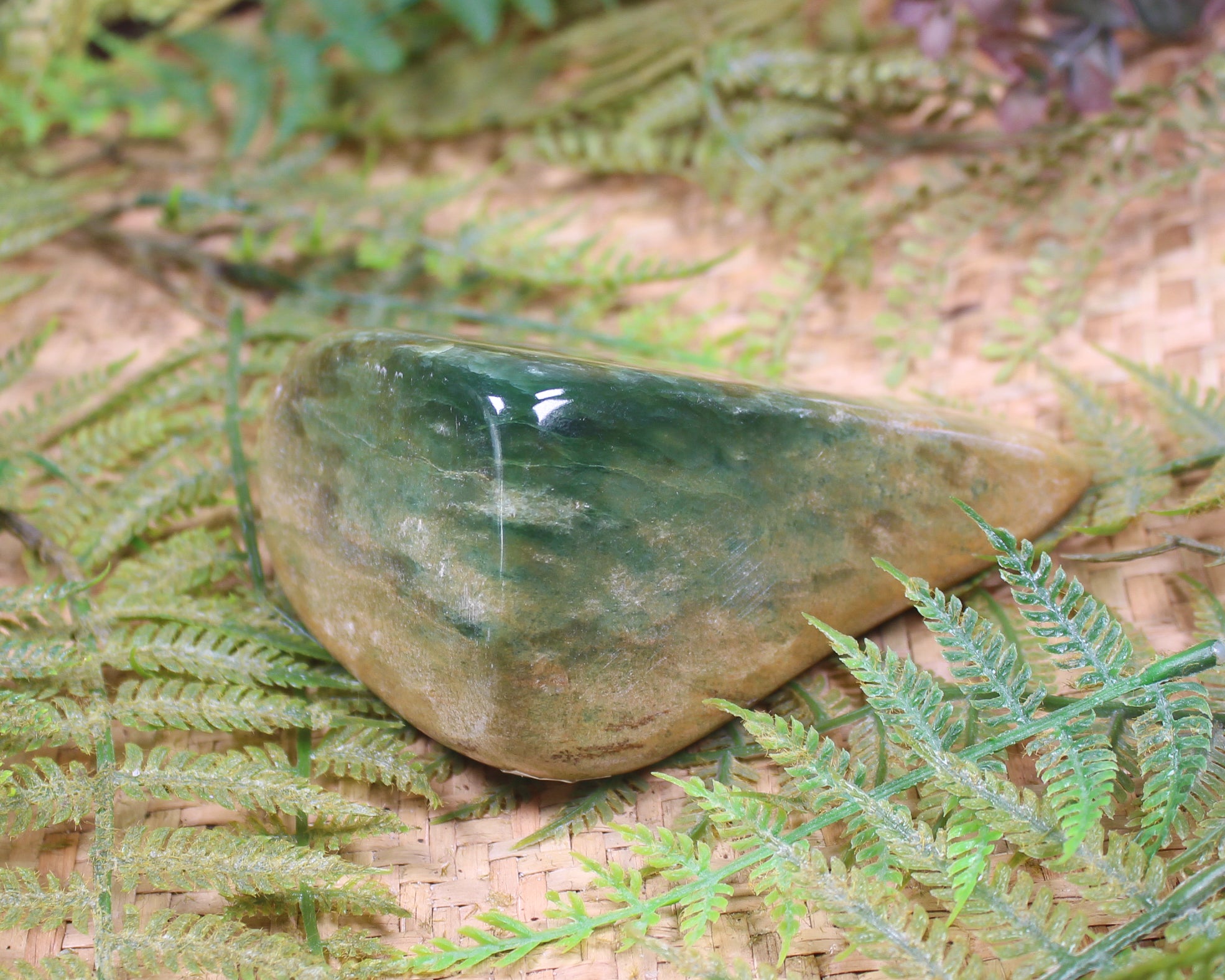 Freeform Pounamu Sculpture - Flower Jade Pounamu - NZ Greenstone