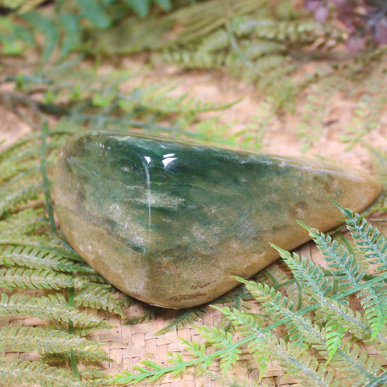 Freeform Pounamu Sculpture - Flower Jade Pounamu - NZ Greenstone
