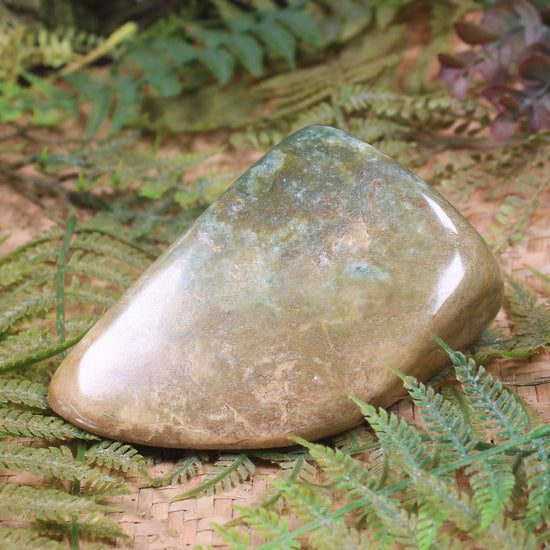 Freeform Pounamu Sculpture - Flower Jade Pounamu - NZ Greenstone