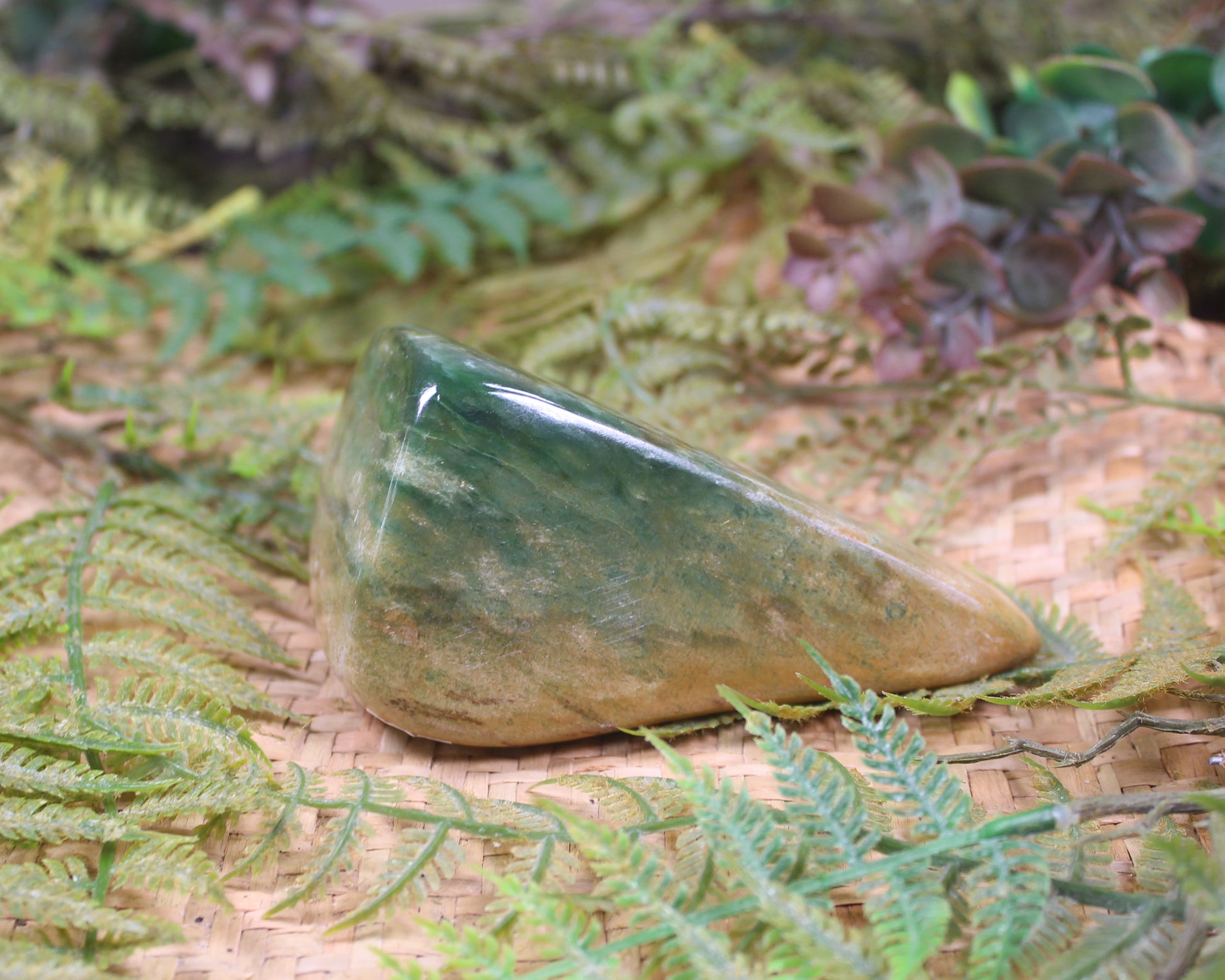 Freeform Pounamu Sculpture - Flower Jade Pounamu - NZ Greenstone