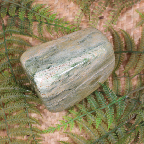 Freeform Pounamu Sculpture - Flower Jade Pounamu - NZ Greenstone