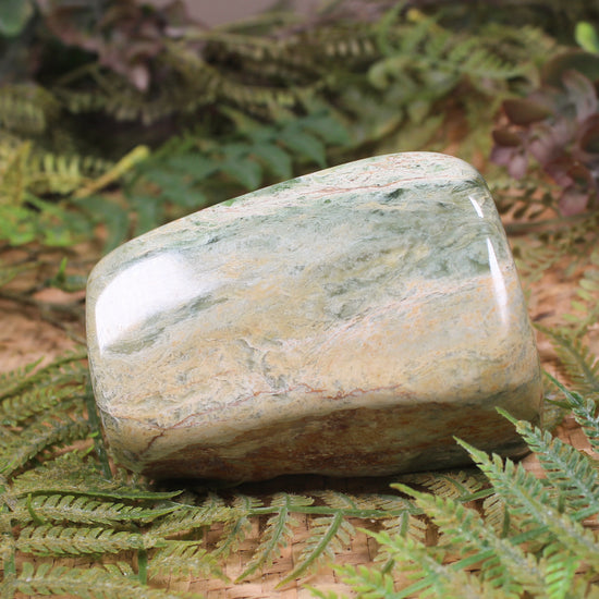 Freeform Pounamu Sculpture - Flower Jade Pounamu - NZ Greenstone