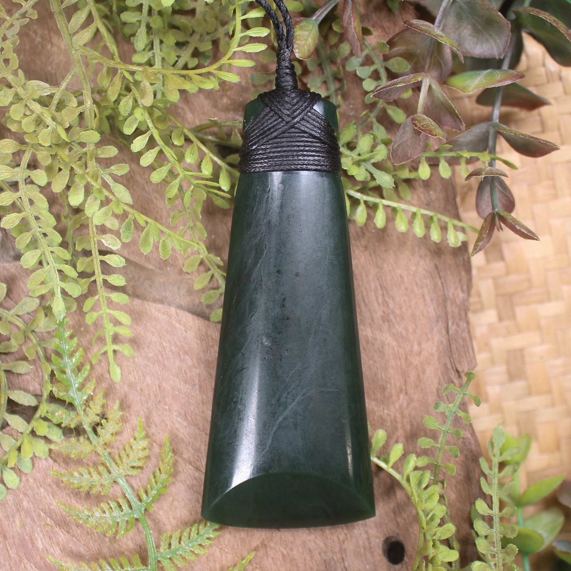 Kawakawa Pounamu Toki