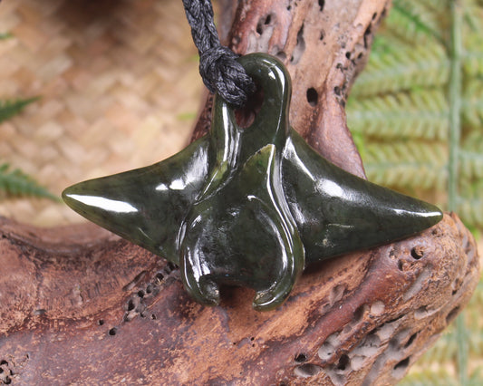 Stingray or Whai carved from Rimu Pounamu - NZ Greenstone