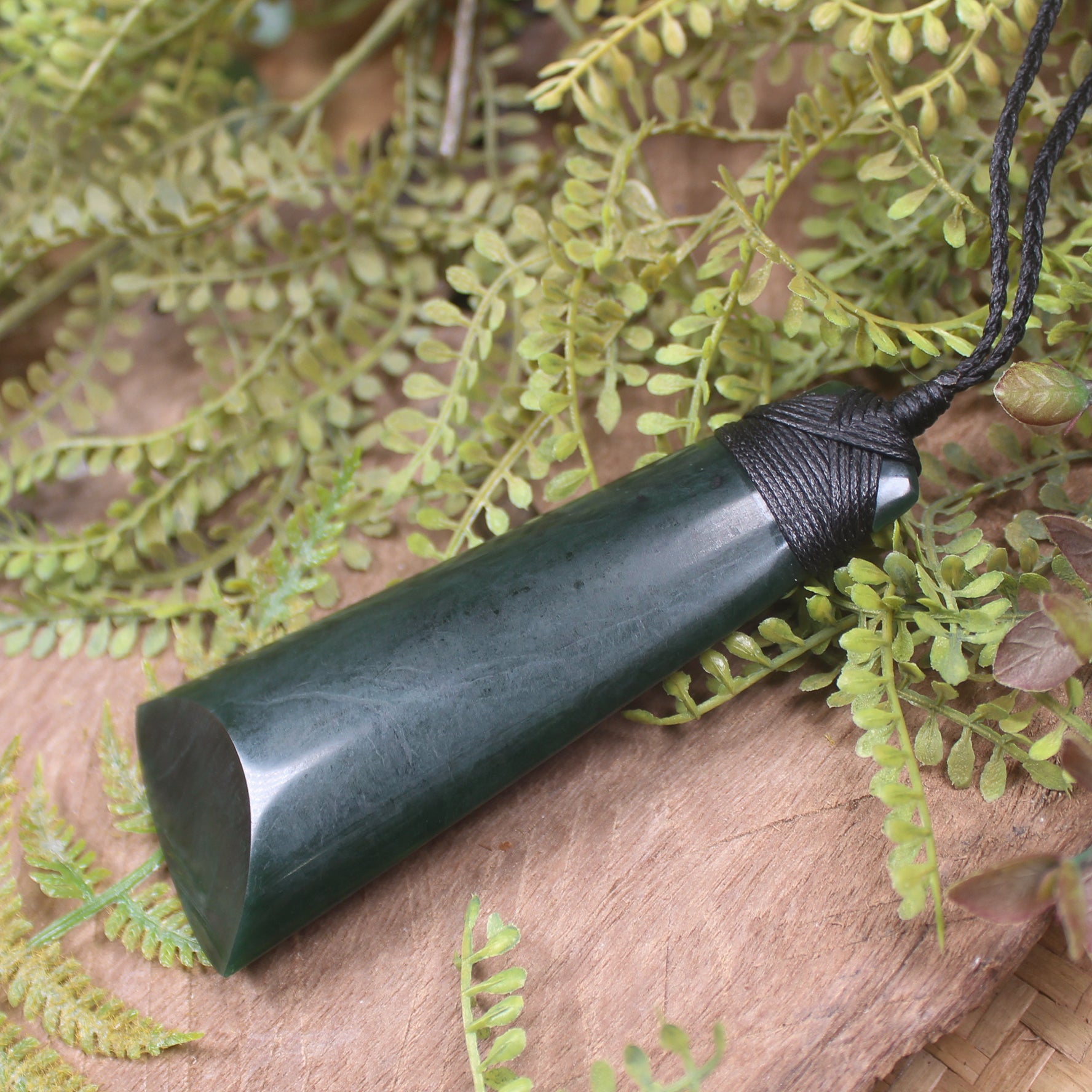 Kawakawa Pounamu Toki