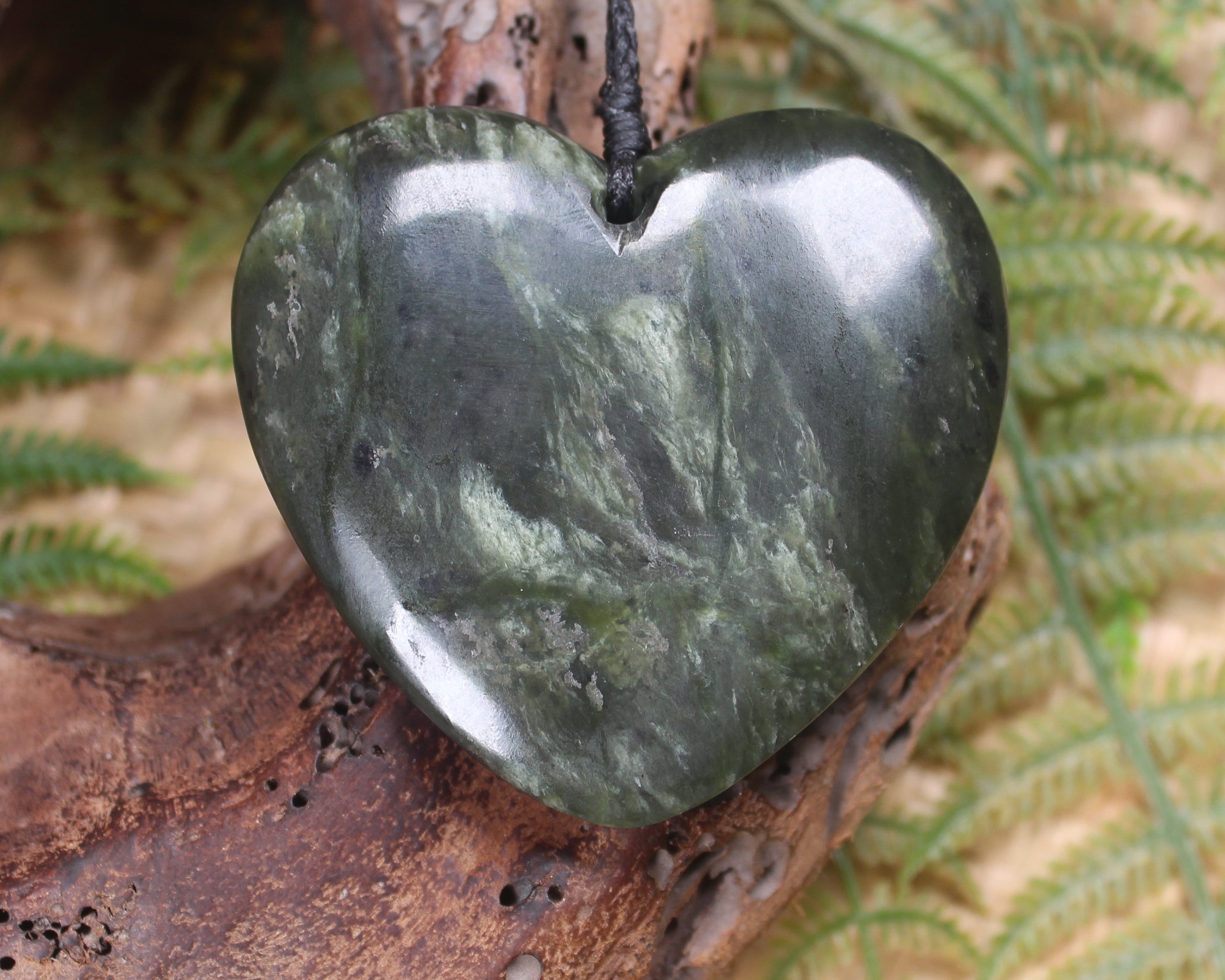 Heart carved from Rimu Pounamu - NZ Greenstone