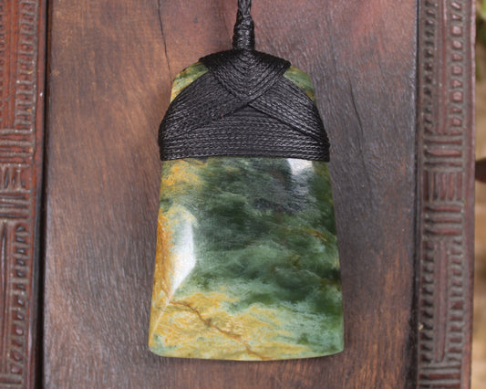 Flower Jade Pounamu Toki