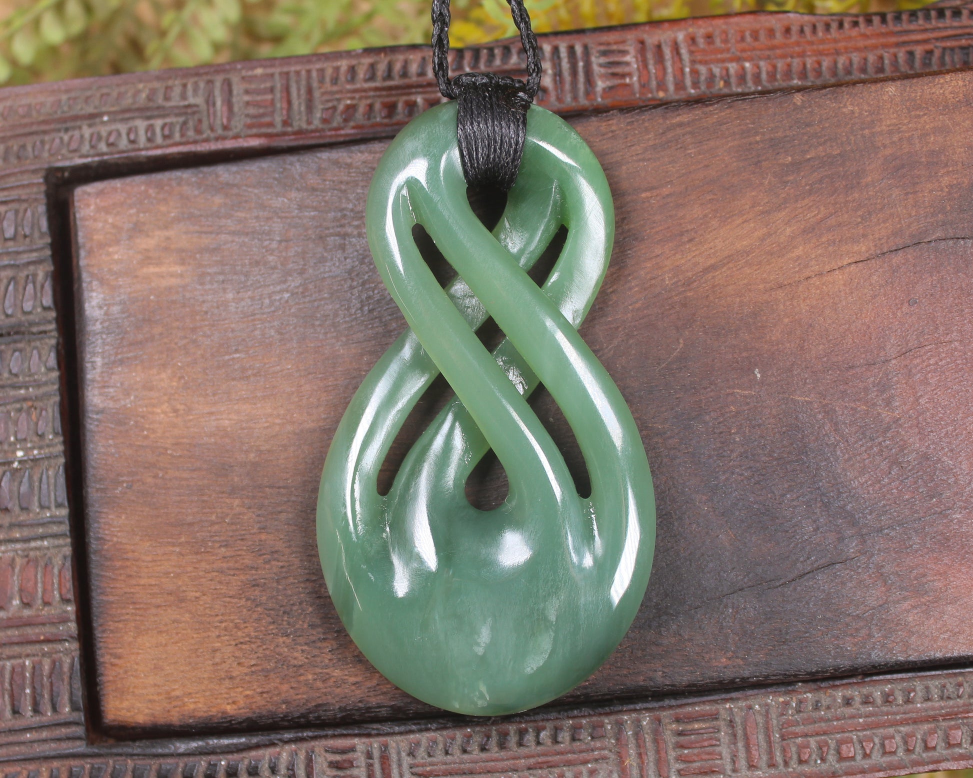 Twist or Pikorua carved from Inanga Pounamu - NZ Greenstone