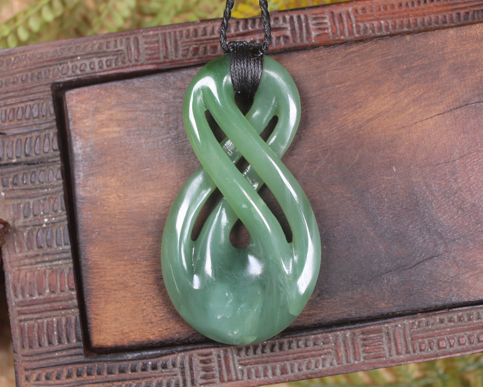 Twist or Pikorua carved from Inanga Pounamu - NZ Greenstone