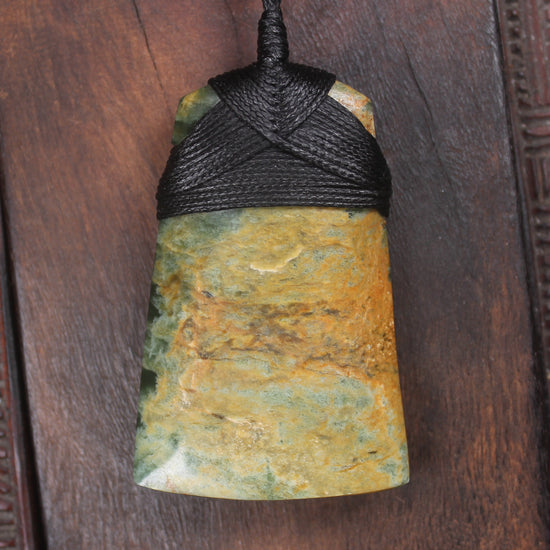 Flower Jade Pounamu Toki