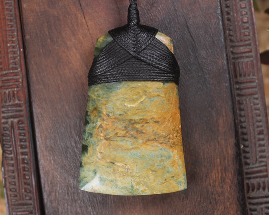 Flower Jade Pounamu Toki